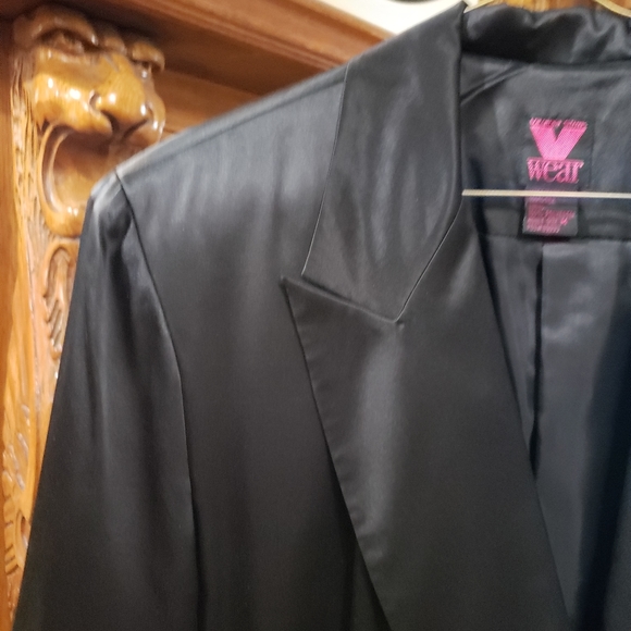 Silk Jacket - Picture 2 of 6